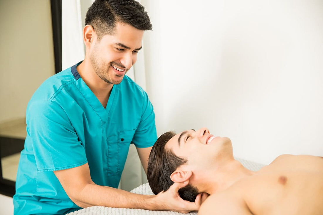 Kann eine Kopfmassage gegen Haarausfall helfen?