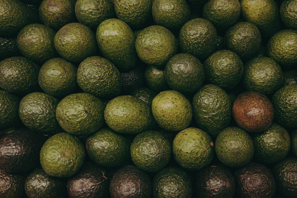 Découvrez les bienfaits de l'huile d'avocat pour cheveux