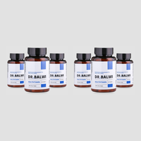 Fünf braune Flaschen Dr. Balwi Shop Multivitamin Complex mit weißen und blauen Etiketten stehen auf einem hellgrauen Hintergrund, auf dem Zink Immunsystem und Reishi-Pilzextrakt abgebildet sind. Die Gruppe von fünf Flaschen erscheint zweimal nebeneinander.