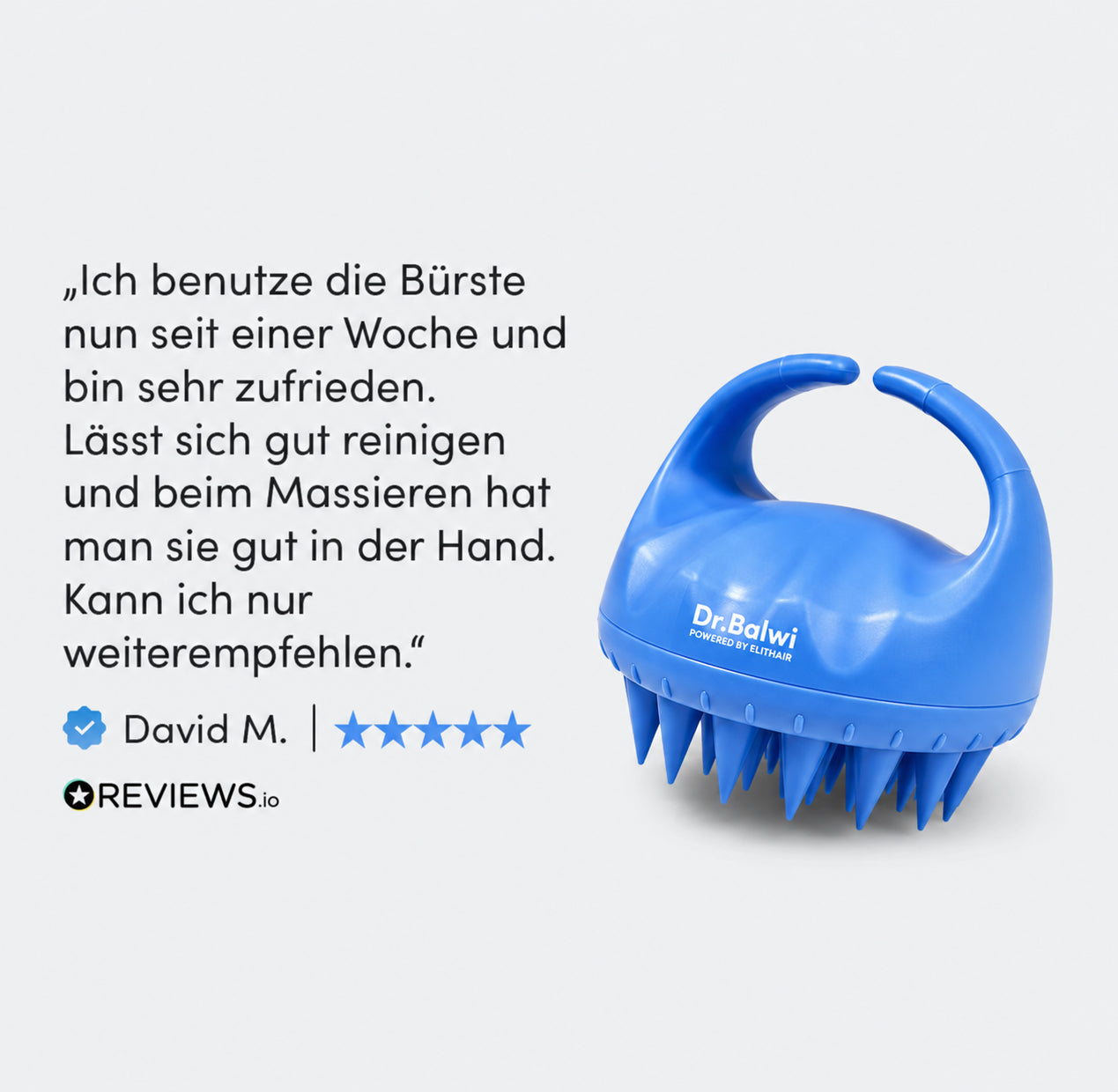 Die Dr. Balwi-Massagebürste aus dem Dr. Balwi Shop, die sich durch ein blaues Design mit Griff auszeichnet, ist vor einem weißen Hintergrund abgebildet. Links neben dem Produkt unterstreichen eine deutsche Kundenbewertung und eine Fünf-Sterne-Bewertung von „David M.“, wie wirksam diese Massagebürste bei der Förderung des Haarwachstums und für ein wohltuendes Kopfmassageerlebnis ist.